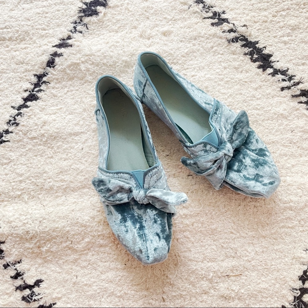 TOMS Crushed Frost Velvet Slip-On Sneaker